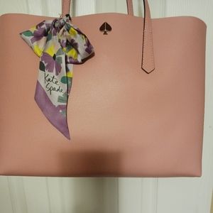 Kate Spade Lrg open tote(ACCESSORIES SOLD SEPARATELY, BANDEAU NOT INCLUDED)